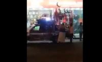 احتفال مغاربة قطر و المواطنين بفشل الانقلاب