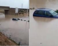 الفيضانات تغرق سيارتين نواحي الناظور