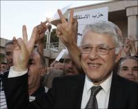 مئات المعطلين يتظاهرون بالرباط مطالبين برحيل حكومة الفاسي 
