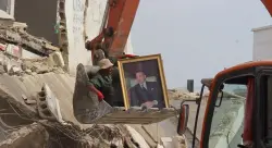 بروح وطنية.. توقيف هدم "الديبوات" بشارع صفرو بعين الشق بالبيضاء بعد رفع صورة الملك محمد السادس