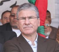 وزير الصحة يصاب بتسمم غذائي بالعيون