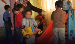 دعم لا يستهلك بل يُدَّخر.. تفاصيل مرسوم دعم اليتامى الذي يُحسب للحكومة