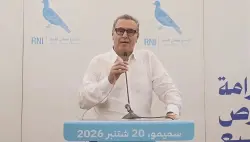 أخنوش بعدما ألغى الساعة الإضافية: نعسنا اليوم مزيان بعدما تعذبنا سنين