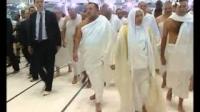 الملك محمد السادس يؤدي مناسك العمرة