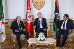 انقلب السحر على الساحر.. ليبيا تعمق جراح الجزائر بقرار صادم أحبط مساعيها الرامية إلى عزل المغرب (فيديو)