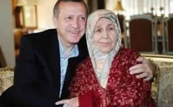 أردوغان : كنت أقبل أسفل قدمي أمي
