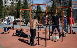 كيف حوّلت غرامة شرطة شاباً مغربياً إلى أيقونة اجتماعية بإسبانيا؟