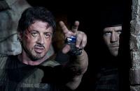 مقتل بديل ستالون في أجدد أفلام \' رامبو \' expendables 2  