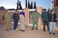 بالفيديو... شاهد تدخل إنساني لقائد وعميد شرطة خلال حملة الطوارئ لنقل سيدة بدون مأوى إلى مركز الإيواء