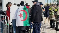 تفتيش صارم للجماهير الجزائرية قبل مواجهة الكونغو بملعب مولاي الحسن