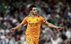 بالفيديو ..  إبراهيم دياز يتألق وأنشيلوتي يفاجئه بالتغيير في ليلة خسارة الريال أمام بيتيس