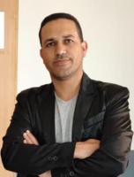 ارفعوا رؤوسكم