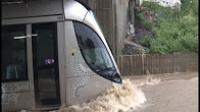 أمطار غزيرة تغرق مدينة سلا وتؤثر على حركة السير