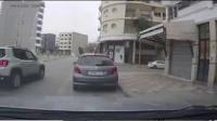 شرطية بفاس تسجل مخالفة "عدم احترام قف" لشخص لم يرتكبها
