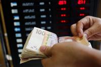 خبير يَكشف لـ"أخبارنا" حقيقة انخفاض قيمة الدرهم ويؤكد: الإشاعة تروم المسّ بالاقتصاد الوطني