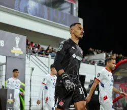 آيت منا يخرج عن صمته ويكشف "كواليس" حديثه مع المهدي بنعبيد خلال مباراة الجديدة