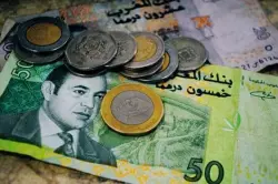 فتوى جديدة تخضع أجور ومداخيل الموظفين لفريضة الزكاة في المغرب