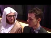بالفيديو : إسلام ابن أحد رموز المعاداة للإسلام  بهولاندا