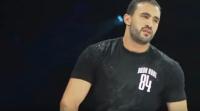 بدر هاري يوضح حقيقة اعتدائه على موظف فندقي و يكشف عن جزء من حياته