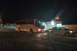 نقل العائدين من سبتة يثير الجدل.. الحقوقي بن يعيش لـ"أخبارنا": لا يجب أن تتحول العودة للوطن إلى معاناة جديدة