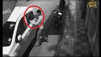 في دقيقة قام بسرقة الحاسوب المحمول بإحترافية من السيارة