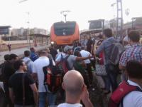 شهادات حية  بعد الاعتداء على مسافرين بمحطة القطار " الميناء " بالبيضاء ( الفيديو )