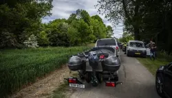 العثور على سيارة مغمورة بجثث يُشتبه أنها تعود لطفلين مفقودين في هولندا