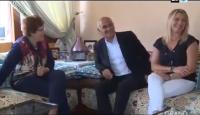فيديو ...حينما زار العالم المغربي منصف السلاوي عائلته بالمغرب
