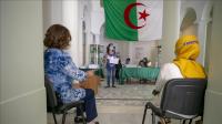 بالفيديو: المثير للجدل "جو شو" يبهدل سياسيين جزائريين بسبب "الانتخابات التشريعية.. 23 ألف مرشح يتنافسون على 407 مقعد 