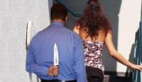 من الحب ما شرمل...شاب يشرمل وجه عشيقته ويصيب والدتها بازيلال