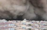 عاصفة رملية في الجزائر تحول النهار إلى ليل