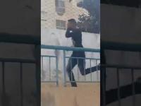 الأمن يتفاعل مع الفايسبوكيين ويلقي القبض على سارق هاتف بالبيضاء (فيديو)