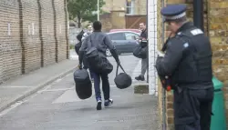 فضيحة في بريطانيا.. إطلاق سراح أكثر من 90 سجيناً عن طريق الخطأ يثير عاصفة سياسية وأمنية