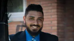 غضب عارم للمسلمين.. صانع محتوى يتطاول على الرسول محمد (ص) بأغنية شهيرة وهذا هو شرطه لحذف إساءاته