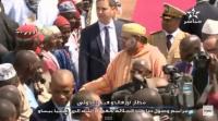 لقطة طريفة غيني يتبرك بلمس يد الملك وهو يسلم عليه
