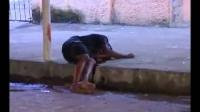 مراسل قناة في البرازيل يغطي جريمة قتل مباشر