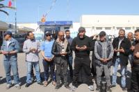 من أمام سجن عـكاشة...حقوقيون ينادون بالإفراج عن الشرطي الـموقوف على خلفية واقعة وفاة الشاب عثمان(فيديو)