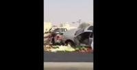 بالفيديو..  يتسبب في حادث تصادم لانشغاله بهاتفه