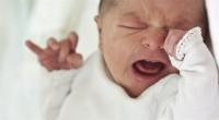 المشاكل الزوجية تزيد مغص وبكاء الأطفال