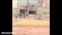 خطير بالخميسات .. هكذا يتم تفجير المفرقعات من طرف الاطفال