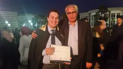 من أبوين موظفين إلى الوزارة.. أب وزير جديد يهنئ نجله الناجح بدون "ملاعق من ذهب"