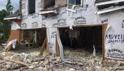 رجل يفجر منزل حبيبته السابقة ويخطط لقتل ابنها بثعبان ضخم