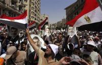 مقتل شخص في اشتباكات بين مؤيدين ومعارضين لمرسي في ميدان التحرير بالقاهرة