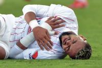 لعنة الإصابات تطارد "الأسود".. "النصيري" يسجل في عصبة الأبطال ويغادر المباراة مصابا