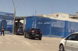قبيل فرارهما.. رجال الأمن بمعبر بني نصار ينجحون في اعتقال فرنسيين من أصول مغربية متورطين في جريمة قتل بالسعيدية