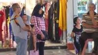 عيد الفطر.. مناسبة يكثر فيها الإقبال على اقتناء ملابس العيد للأطفال