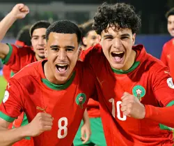 أثار شكوكا واسعة.. قرار "الكاف" المفاجئ بتغيير توقيت نهائي أمم إفريقيا للناشئين يثير غضب الجماهير المغربية
