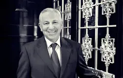 وفاة الدبلوماسي "عزيز مكوار".. رحيل رجل دولة رصين أفنى حياته في خدمة قضايا المملكة المغربية