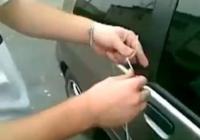 بالفيديو .. طريقة خطيرة لسرقة السيارات فى 40 ثانية ...احذروها !