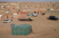 صحف اليوم الاثنين : مؤلف اسباني يفضح حقيقة الممارسات بمخيمات تندوف